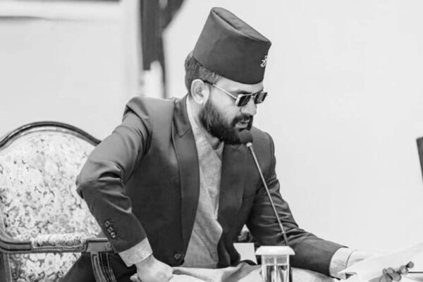 तयारी पोशाक उद्योग संघका पदाधिकारीहरूसँग छलफल गर्दै प्रधानमन्त्री तयारी पोशाक उद्योग संघका पदाधिकारीहरूसँग छलफल गर्दै प्रधानमन्त्री