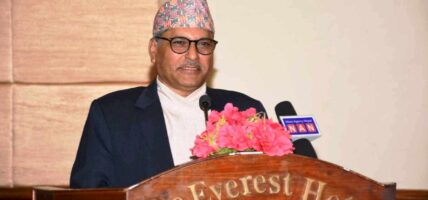 सहकारीमा सुधार नआउँदासम्म बैंकको खराब कर्जा घट्दैन : गभर्नर अधिकारी