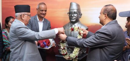 जननेता मदन भण्डारीलाई दासढुंगामा गुमाएको ३३ वर्ष पुरा, एमाले अध्यक्ष ओलीले यसरी सम्झिए !