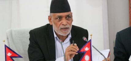गरिबको जीवनस्तर उकास्न कृषिमा नयाँ सोच ल्याउनैपर्छ : मन्त्री अधिकारी