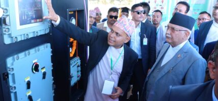 नेपालमा पहिलो पटक ‘हाइड्रोजन कार’ र रिफ्युलिङ प्रणालीको शुभारम्भ