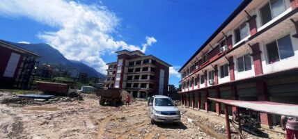 चोभारको फलफूल बजारको १३% निर्माण बाँकी, तत्काल काम नसक्किए कानुनी डण्डा चलाउने मन्त्रीको चेतावनी 