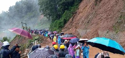 बाढी पहिरोका कारण अलपत्र परेका १६३ विदेशी पर्यटकको उद्धार