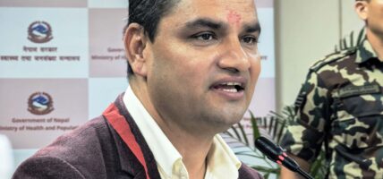 आमाहरुको अकाल मृत्यु रोक्न आफूले थालेको कार्यक्रम परिस्कृत गर्न पूर्व स्वास्थ्य मन्त्री पौडेलको सुझाव