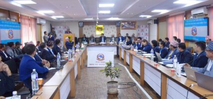 स्वास्थ्यको प्रगति समीक्षाः मन्त्रीले भने सबैभन्दा धेरै खर्च गर्ने मन्त्रालय बनाऔं, फाइल अड्काएर जनतालाई दुःख नदिनुस्