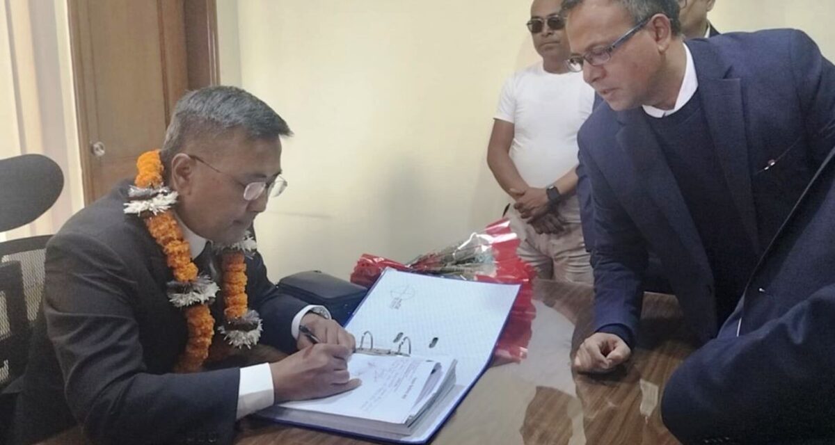 धितोपत्र बोर्डका अध्यक्ष सन्तोष नारायण श्रेष्ठले दिए राजीनामा 