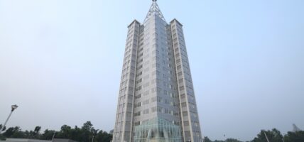 दमक व्यापारिक कम्प्लेक्सको उद्घाटन, नयाँ तरिकाको विकासको नमुना भएको प्रधानमन्त्रीको दाबी