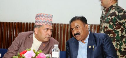 नेता बोकेर सिंहदरबार धाउने कर्मचारीबाट मन्त्री नै आजित