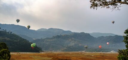पोखरामा बेलुन महोत्सवको रौनक, बेलुनबाट हिउँले ढाकिएका हिमश्रृङ्खलासँगै मनोरम दृष्य हेर्न सकिने(फोटोफिचर)
