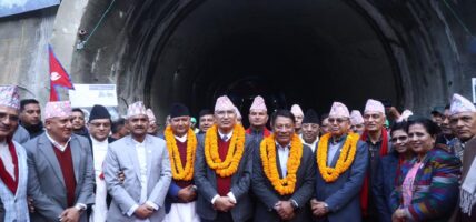 सिद्धबाबा सुरुङमार्गको ब्रेक थ्रु