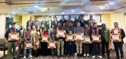 विनोद पौडेलको नेतृत्वमा नेपाल आहारपुरक सौन्दर्यवद्र्धक संघको बागमती शाखा, कानुनसम्मत कारोबार नगर्नेलाई कारवाही गर्ने सरकारी चेतावनी