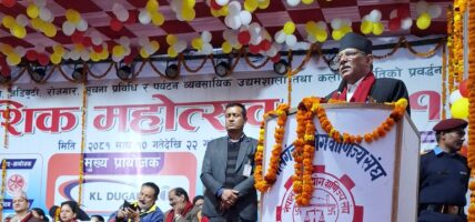 सबैले मेहनत गरे चाँडै नेपाललाई आर्थिक रुपमा गतिशील बनाउन सकिने भन्दै जनता फकाउँदै प्रचण्ड
