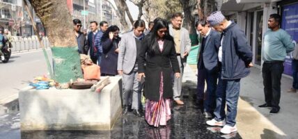 काठमाडौंको दरबारमार्ग पैदल मार्गमा ५ करोडभन्दा बढीको लागतमा ग्रेनाइड बिछ्याइँदै