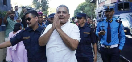तिनकुनेबाट भागेका र नेपालमै छु भन्दै आएका दुर्गा प्रसाईँ भारतबाट पक्राउ