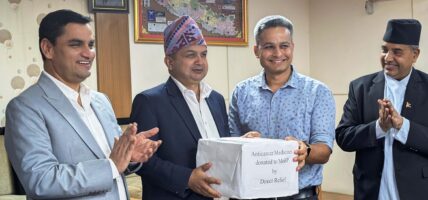 अब नेपालमा नपाइने क्यान्सरका दुर्लभ महँगो औषधि बिरामीलाई निःशुल्क दिइने