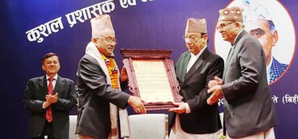 पूर्व प्रधान न्यायाधीश कल्याण श्रेष्ठ हेमबहादुर मल्ल सम्मानबाट सम्मानित, अर्थतन्त्रको विकासमा साल्ट ट्रेडिङ क्रियाशिलः अध्यक्ष श्रेष्ठ