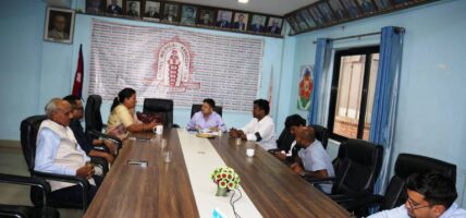 आकस्मिक बाहेक सम्पूर्ण सेवाहरु बहिष्कार गरेका डाक्टरहरुद्धारा मेडिकल काउन्सिलको प्रमाणपत्र काउन्सिलमै बुझाउने चेतावनी