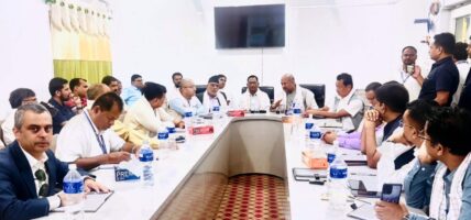 किसानका समस्या बुझ्न कृषिमन्त्री अधिकारी सासदहरुको टोलीसहित मधेस प्रदेशमा