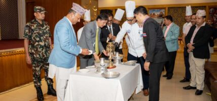 नेपाली गुन्द्रुकको सुप र थाई तोमयाम सुप सँगसँगै