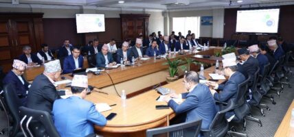 अब समयतालिका बनाएर बजेट कार्यान्वयनमा लैजानुपर्ने, परिणाम निकाल्न अर्थमन्त्रीको सचिवहरुलाई निर्देशन