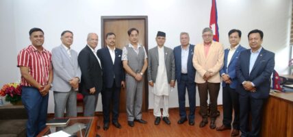 उद्यमी व्यवसायीको मनोवल उकास्नेगरी सुरक्षाको प्रत्याभूति दिलाउन गृहमन्त्री अर्याललाई चेम्बरको आग्रह