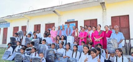 एनएमबि बैंकद्वारा श्री अमर जैन विद्यालयमा स्कुल ब्याग र व्याटर डिस्पेन्सर हस्तान्तरण