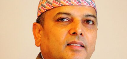 उद्योग सचिव भन्छन् ‘कानून देखाएर ब्यूरोक्रेसी पन्छिन मिल्दैन’