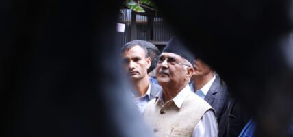 जेनजी आन्दोलनमा आगजनी गरिएको बालकोटको घर अवलोकनमा पुगे केपी ओली (फोटोफिचर)