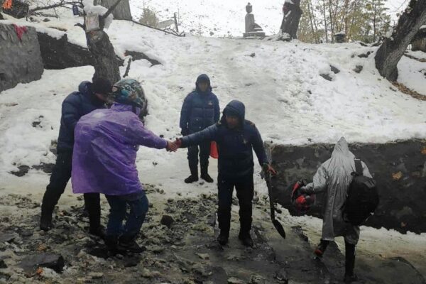 शनिबारसम्म भारी वर्षा र हिमपातको सम्भावना भएकाले जरुरी काम नभए यात्रा नगर्न अनुरोध शनिबारसम्म भारी वर्षा र हिमपातको सम्भावना भएकाले जरुरी काम नभए यात्रा नगर्न अनुरोध