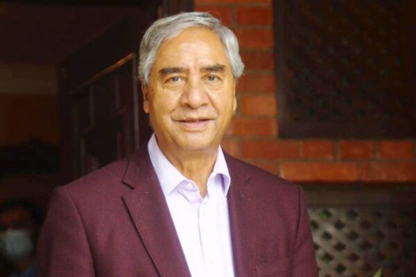 थप उपचारका लागि देउवा दम्पती मध्यरातमा लागे सिंगापुर थप उपचारका लागि देउवा दम्पती मध्यरातमा लागे सिंगापुर