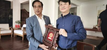 लगानी, प्रविधि र पर्यटन क्षेत्रमा सहकार्य गर्न चिनियाँ व्यवसायीलाई राजेन्द्र मल्लको आग्रह