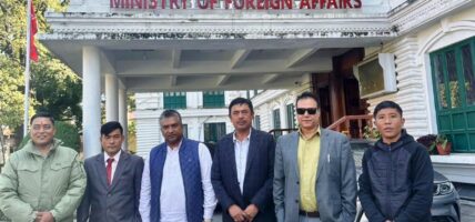 ल्हेन्दे खोलाको बाढीले ट्रक व्यवसायीलाई लाखौँको क्षतिपछि सरकारको ध्यानाकर्षण