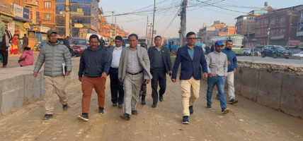 सूर्यविनायक-धुलिखेल सडक निर्माण प्रगति ५० प्रतिशत, अहिलेको मौसम उपयुक्त रहेकाले कामलाई तिब्रता दिन मन्त्री घिसिङको आग्रह