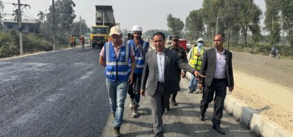 मन्त्री कुलमान घिसिङबाट निर्माणाधीन पूर्व—पश्चिम एशियन राजमार्गको निरीक्षण, कामको गती बढाउन निर्देशन 