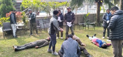 चितवनमा जंगल–सफारी गाइडका लागि दिइयो  वाइल्डरनेस फस्ट-एड तालिम 