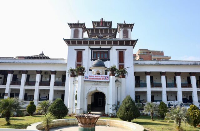 निर्वाचन आचारसंहिता उल्लङ्घन गर्ने पत्रकारसहित ५१ लाई निर्वाचन आयोगले सोध्यो स्पष्टीकरण