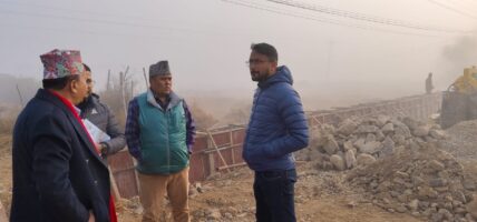 घोराही–तुलसीपुर चारलेन सडकको प्रगति अनुगमन गर्न महासचिव पोखरेल निर्माणस्थलमा