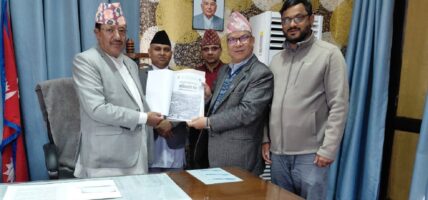 नेपाली कम्युनिष्ट पार्टीले निर्वाचन आयोगसमक्ष बुझायो प्रतिबद्धता पत्र