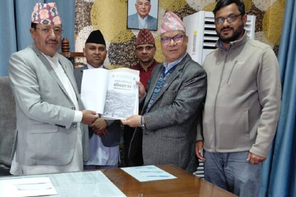 नेपाली कम्युनिष्ट पार्टीले निर्वाचन आयोगसमक्ष बुझायो प्रतिबद्धता पत्र