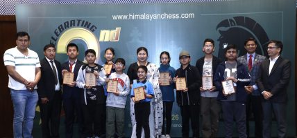 नवीन तन्डुरकार हिमालयन लाइफटाइम अचिभमेन्ट अवार्डबाट सम्मानित