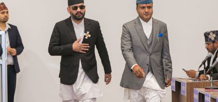 आज बालेन शाहले प्रधानमन्त्रीको सपथ लिंदै