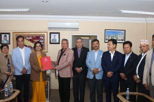 नेपाल चेम्बरद्वारा उद्योगमन्त्रीलाई सुझावः एमआरपी कार्यान्वयनमा व्यावहारिकता अपनाउन जोड