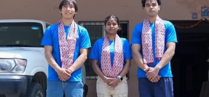 क्लाइम्बिङ टोली चीन जाने