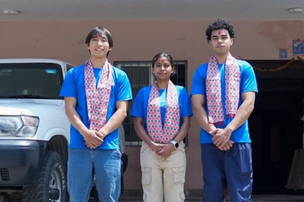 क्लाइम्बिङ टोली चीन जाने