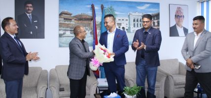 पैसा छैन भनेर विकास निर्माण रोक्न नहुने भन्दै वैकल्पिक स्रोतमार्फत पूर्वाधार क्षेत्रमा लगानी बढाइनुपर्नेमा जोड