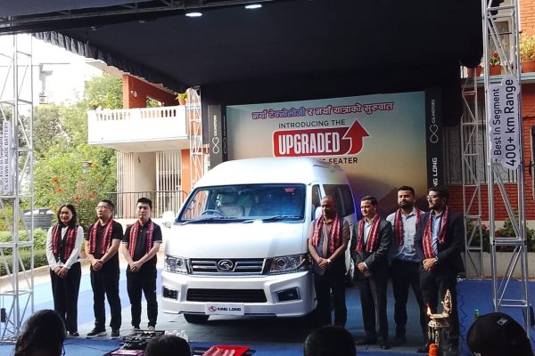 किंग लङ्गको नयाँ १६ सिटर सार्वजनिक, मूल्य ७२ लाख ५० हजार