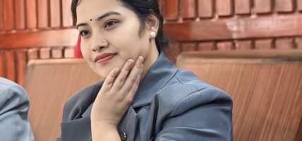 १६ प्रमुख प्रशासकीय अधिकृतलाई तीन दिनभित्र खटाइएको ठाउँमा हाजिर हुन मन्त्रीको निर्देशन, नत्र कारवाही हुने