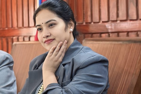 १६ प्रमुख प्रशासकीय अधिकृतलाई तीन दिनभित्र खटाइएको ठाउँमा हाजिर हुन मन्त्रीको निर्देशन, नत्र कारवाही हुने