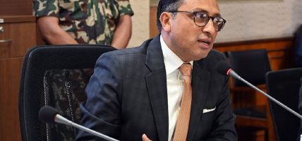 बजेटबारे नौ वटा मन्त्रालयसँग हिजो र बाँकी मन्त्रालयसँग आज छलफल गर्दै अर्थमन्त्री