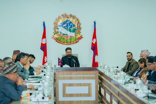 जसरी पनि पार्टीगत विद्यार्थी एवं कर्मचारी संगठनलाई हटाउन उपकुलपतिहरुलाई प्रधानमन्त्रीको निर्देशन